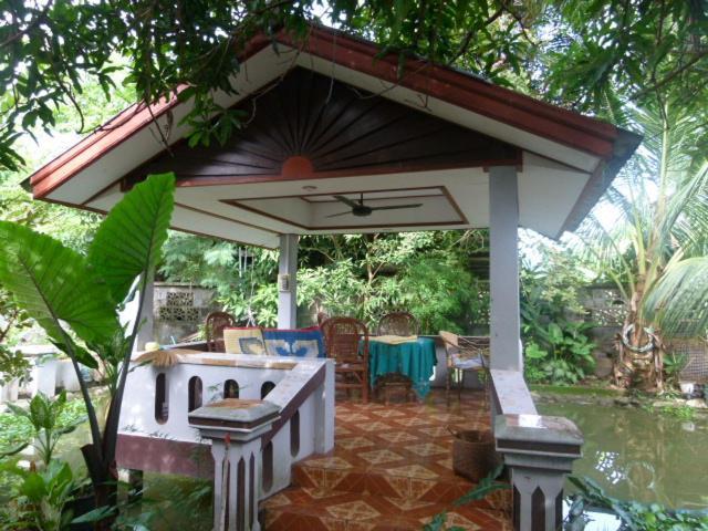 Khamphouy Guesthouse Champasak Buitenkant foto