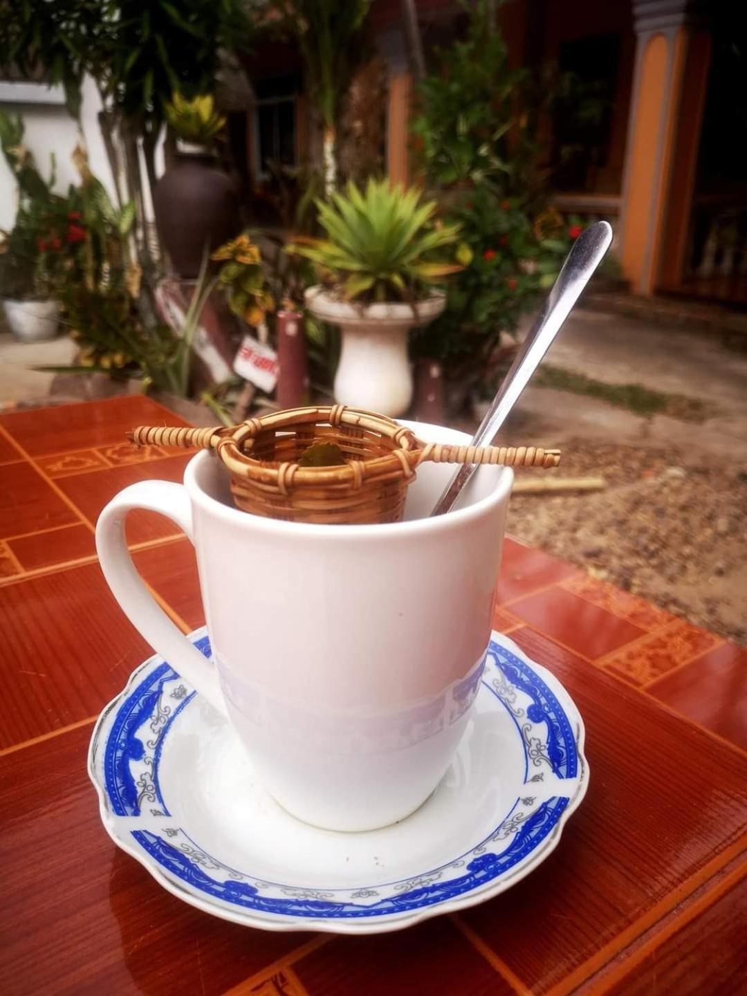 Khamphouy Guesthouse Champasak Buitenkant foto