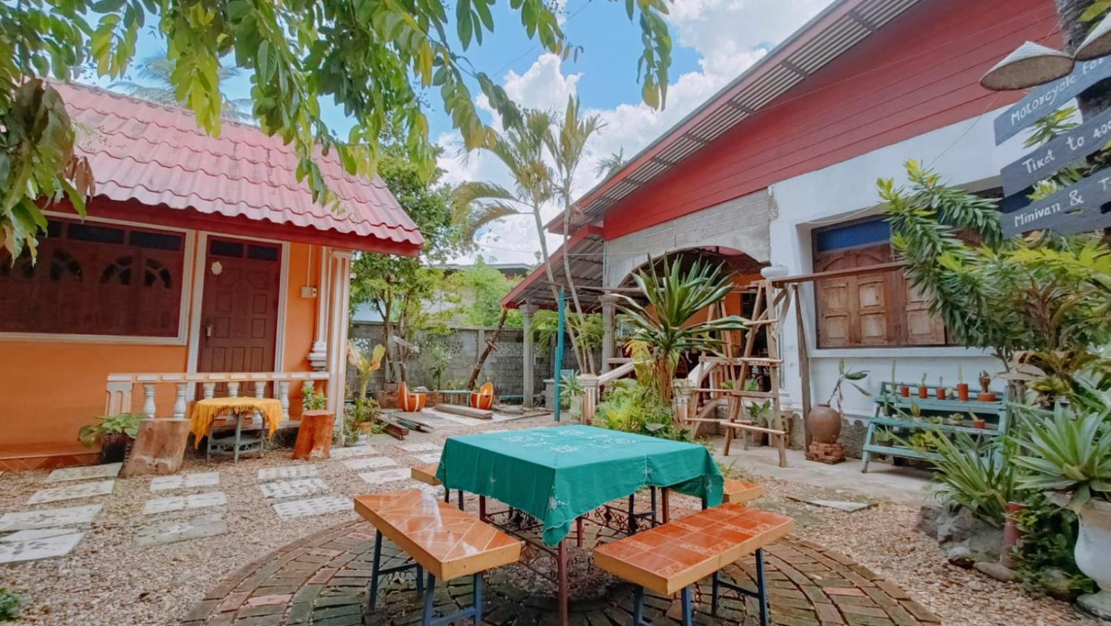 Khamphouy Guesthouse Champasak Buitenkant foto